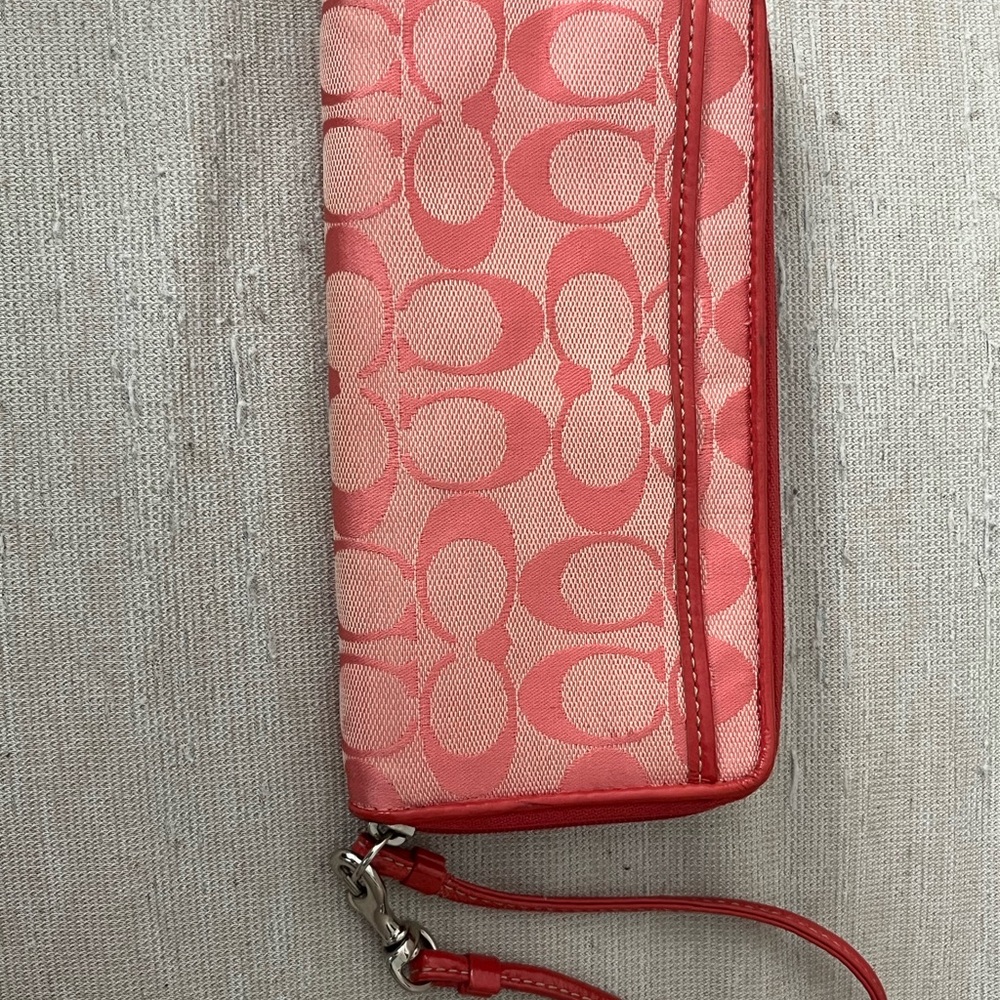 Coach Wallet - Pink
